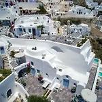 Aris Caves * Oia (Santorini)