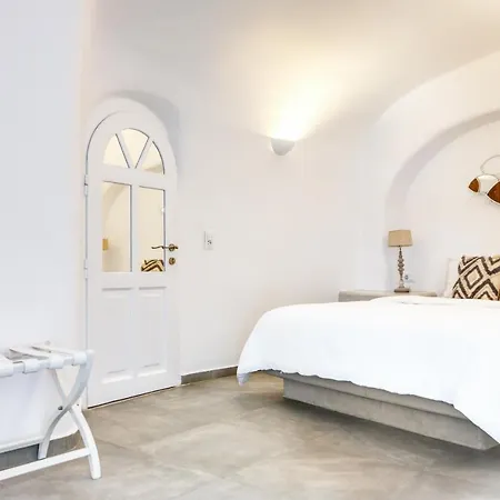 Aris Caves Apartman Ía