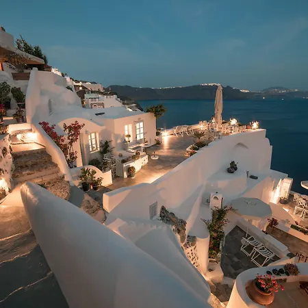 Aris Caves Oia (Santorini)