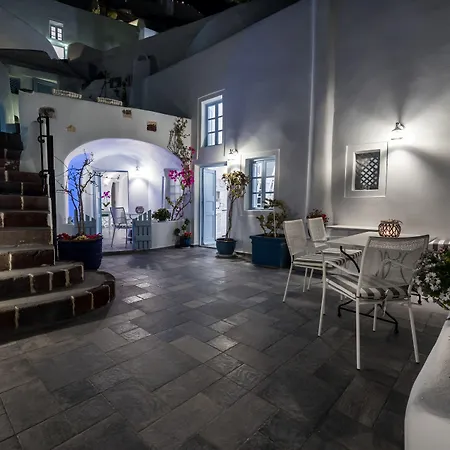 Aris Caves Apartman Ía