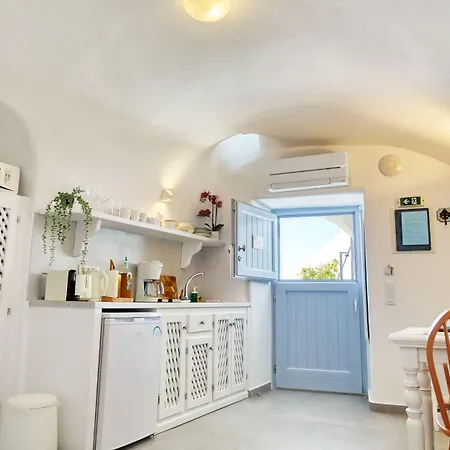 Aris Caves Apartman Ía