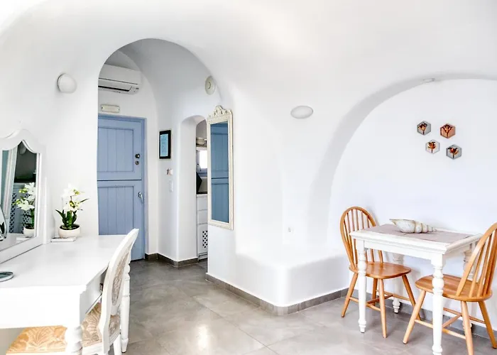 Aris Caves * Oia (Santorini)