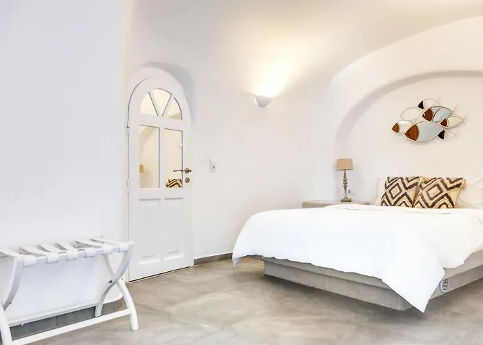 Aris Caves Apartment Oia (Santorini)