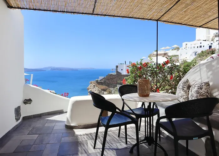 آريس كييفز *