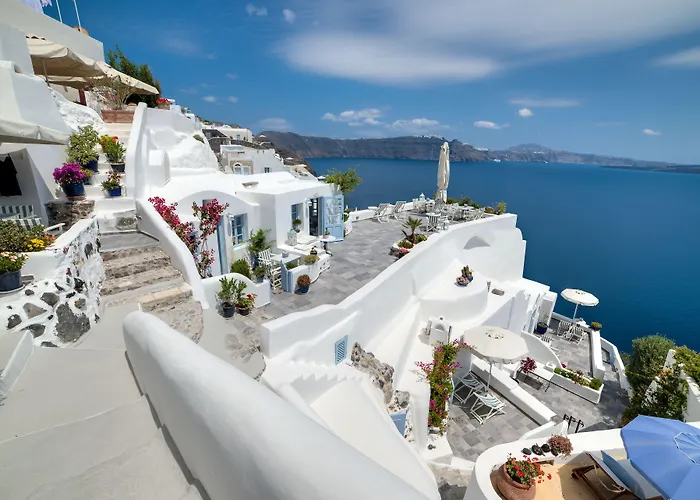 آريس كييفز *